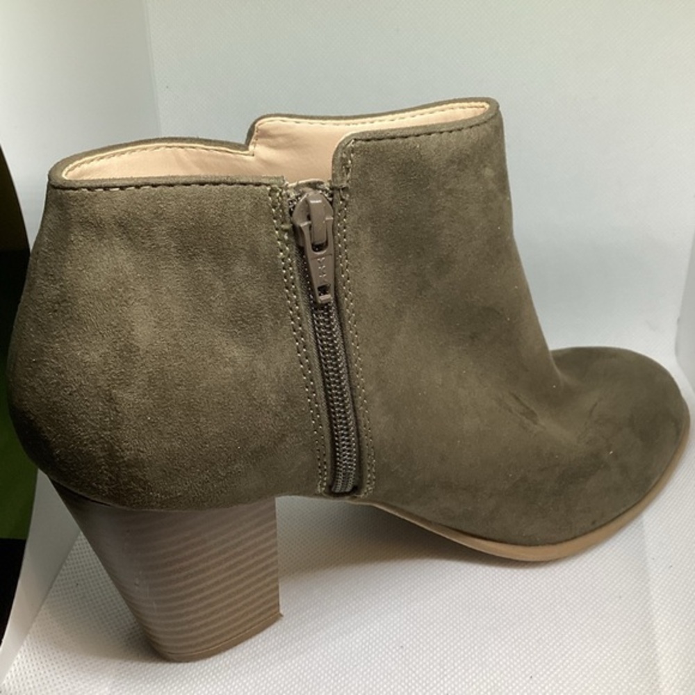 🎁 Green olive Suden boots